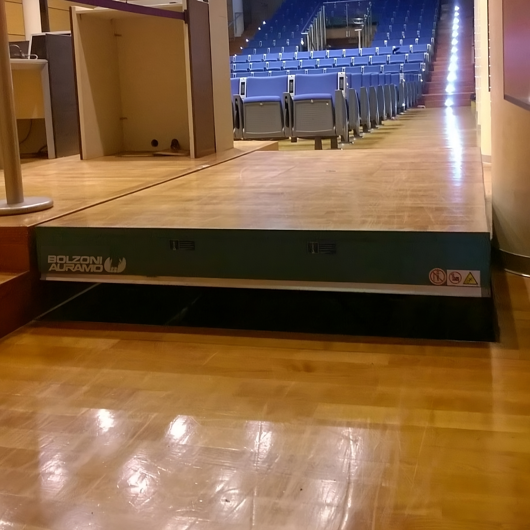 piattaforma-elevatrice-in-fossa-palco